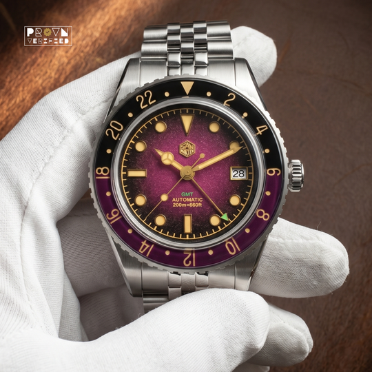 San Martin Retro GMT Sandwich Dial Automatic — Hero Shot