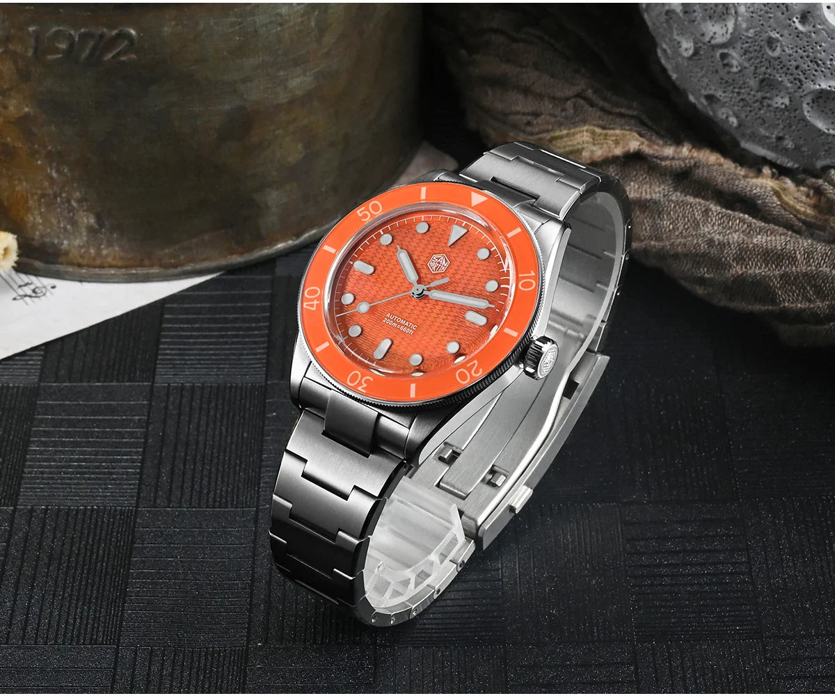 Miyota 90S5 automatic mechanical movement powers the San Martin SN0151-GL with 42 hours power reserve
