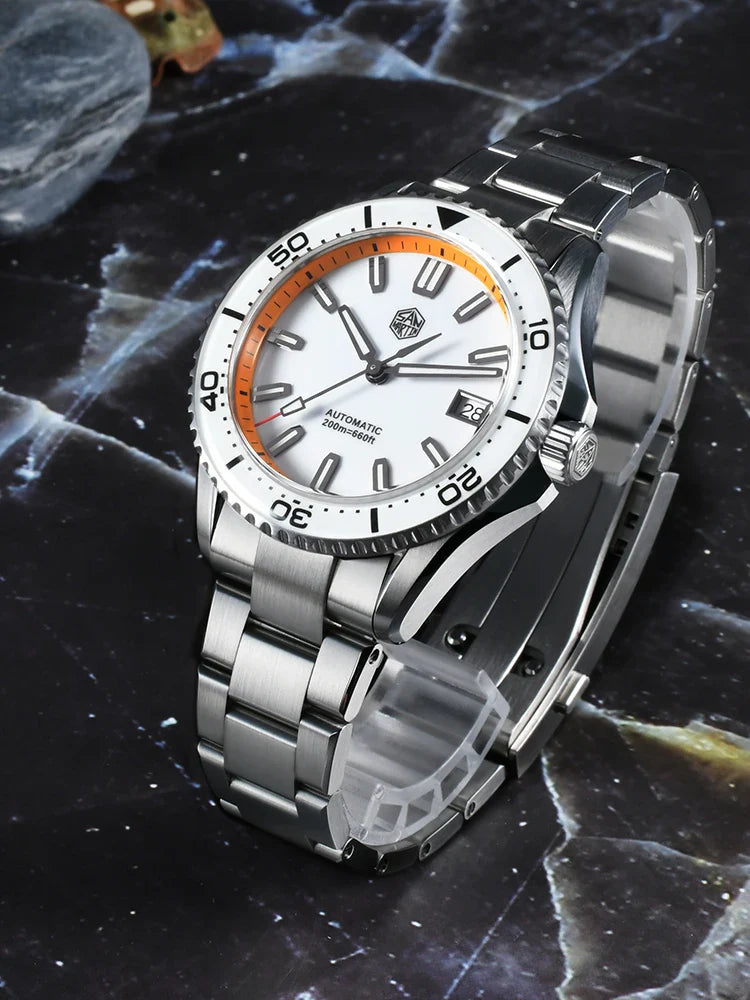 Wrist view of San Martin SN0129 automatic dive watch with 316L stainless steel bracelet and new fly adjustable clasp