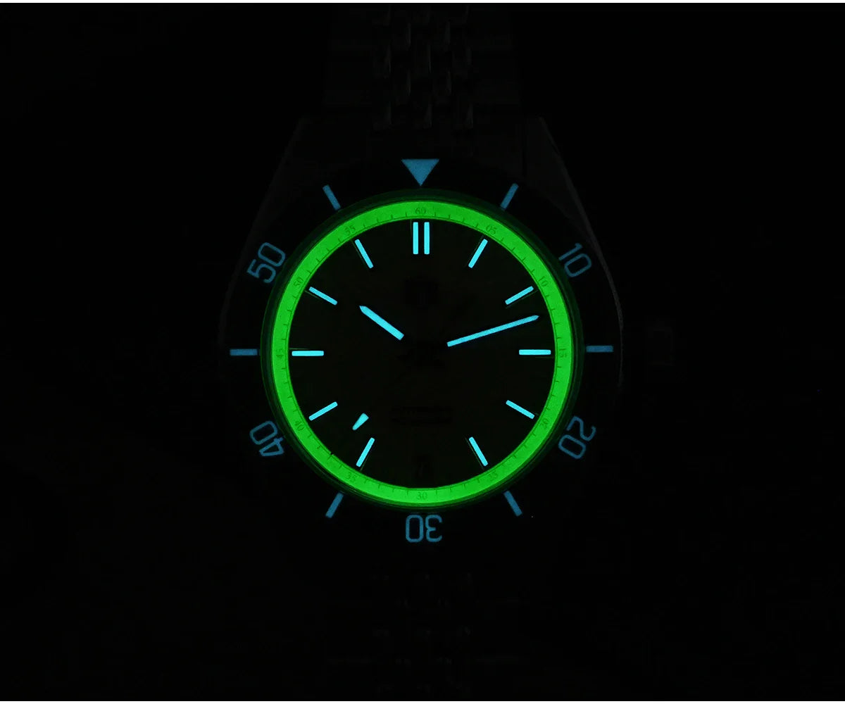Distressed dial design on the orange SN0116-G-B featuring printed logo with vintage patina effect and luminous hands