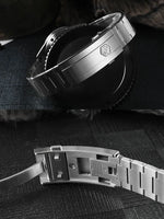 San Martin SN0151-GL 39mm diver with black guilloche mother of pearl dial, sapphire bezel, and 316L steel bracelet combo